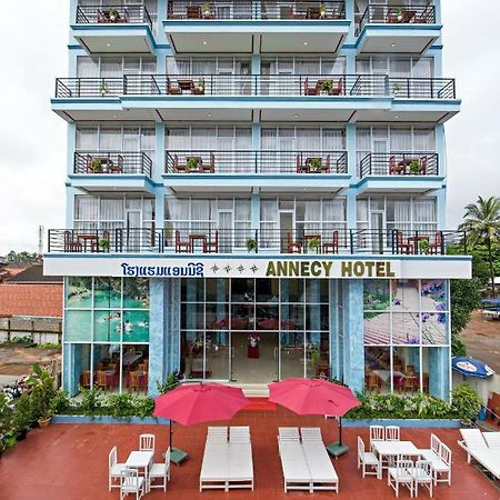 Annecy Hotel Vang Vieng Bagian luar foto