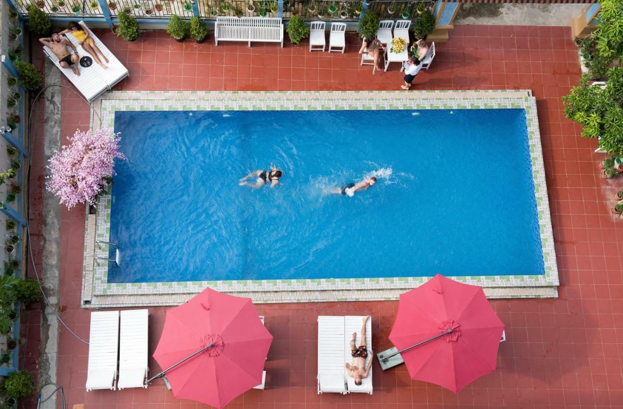 Annecy Hotel Vang Vieng Bagian luar foto