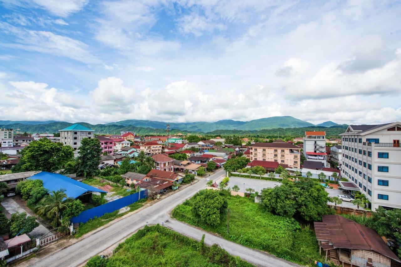 Annecy Hotel Vang Vieng Bagian luar foto