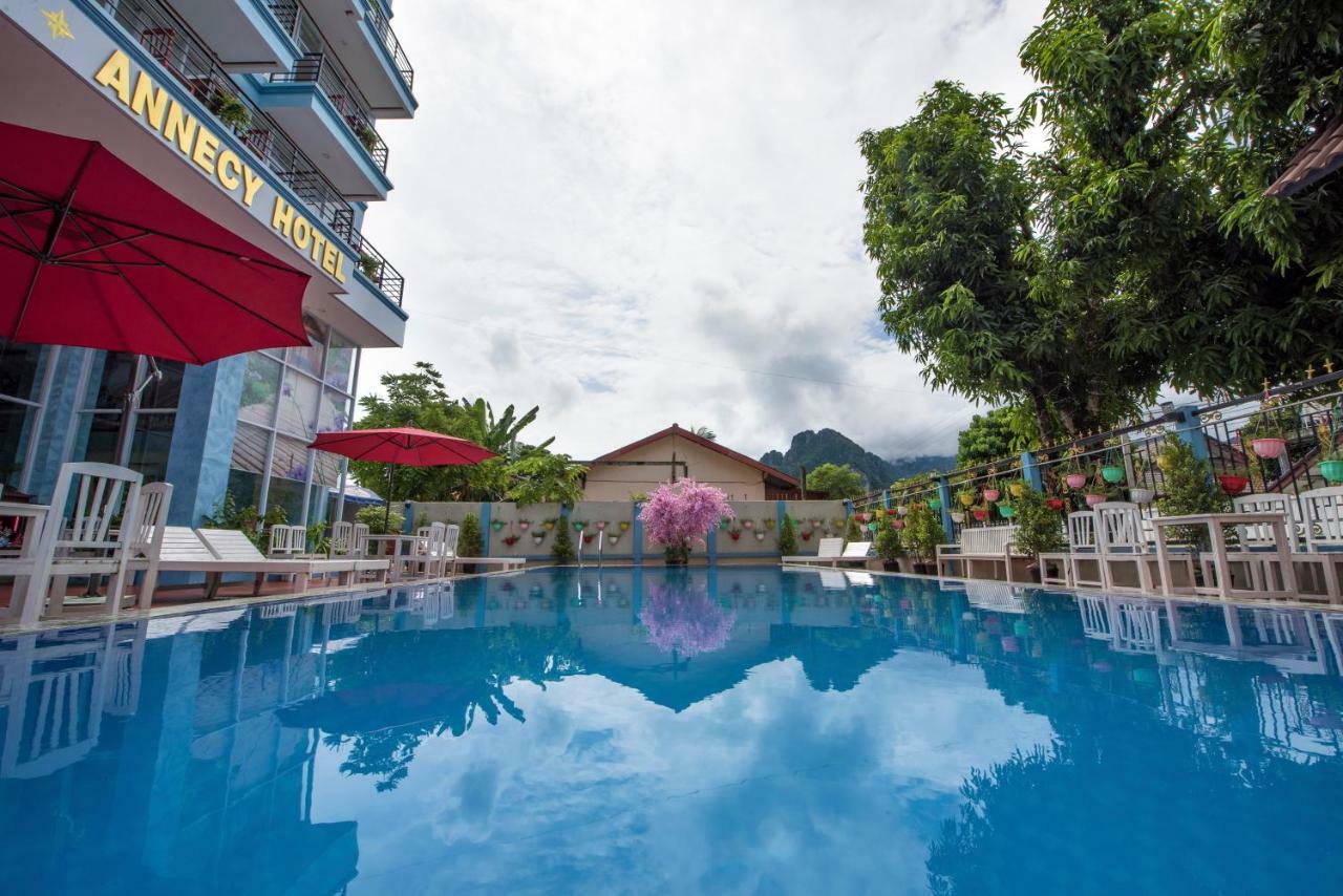 Annecy Hotel Vang Vieng Bagian luar foto