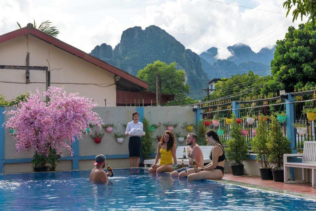 Annecy Hotel Vang Vieng Bagian luar foto