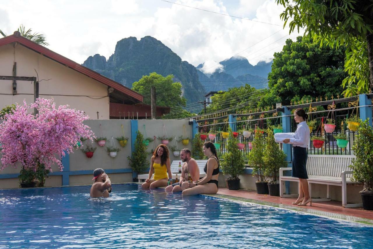 Annecy Hotel Vang Vieng Bagian luar foto