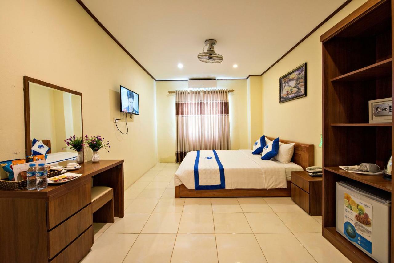 Annecy Hotel Vang Vieng Bagian luar foto