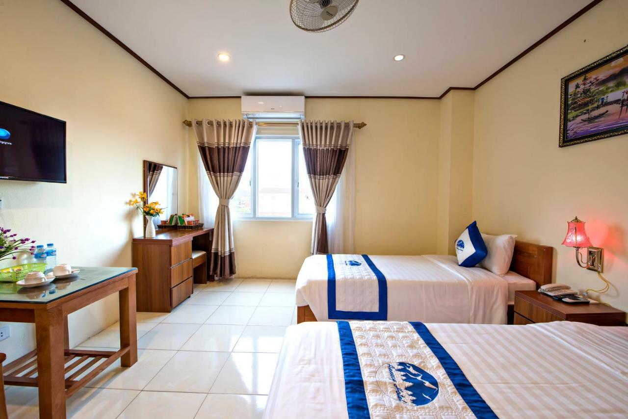 Annecy Hotel Vang Vieng Bagian luar foto