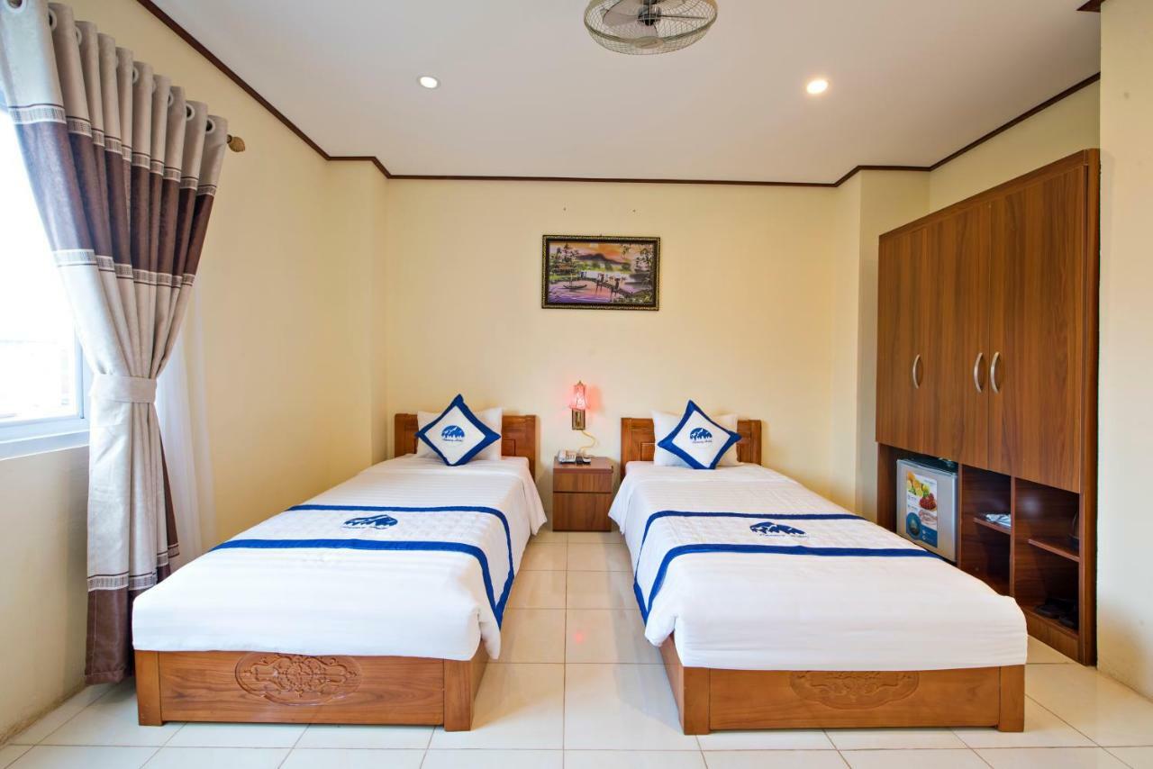 Annecy Hotel Vang Vieng Bagian luar foto